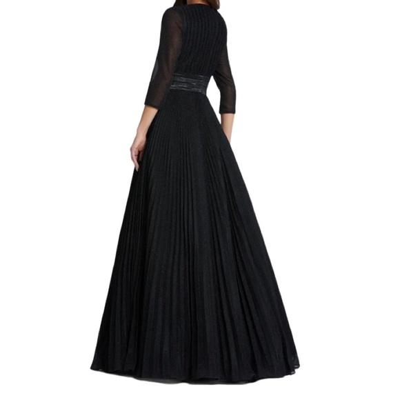 NWT Mac Duggal 30700 Black Shimmering Pleated A-Line Gown  - Sz 10 - Picture 2 of 10